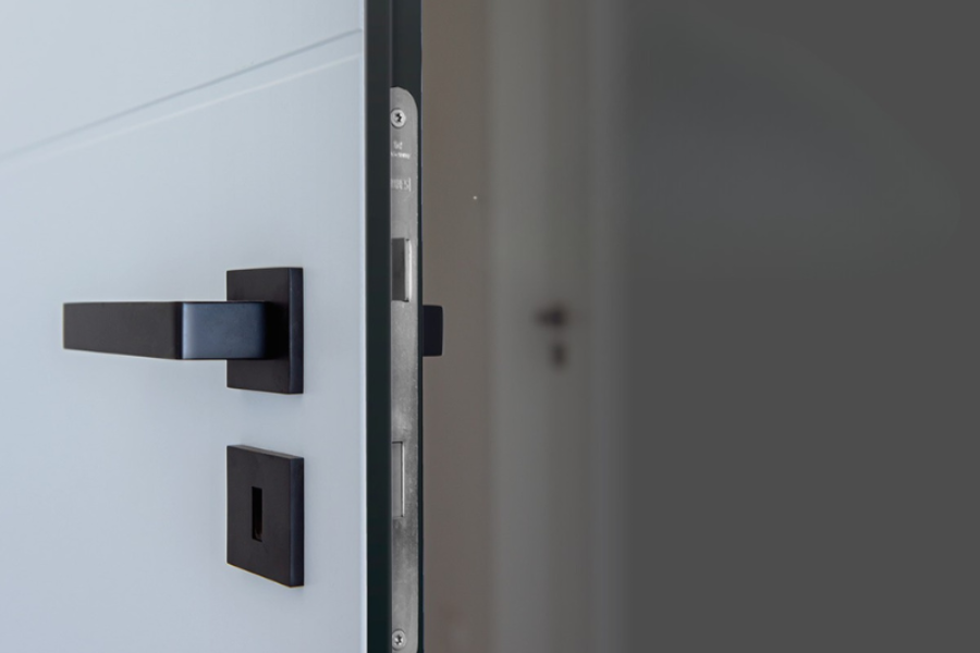 DOORNITE prémiová ABS hrana: Vyšší odolnost a čistý detail pro interiérové dveře