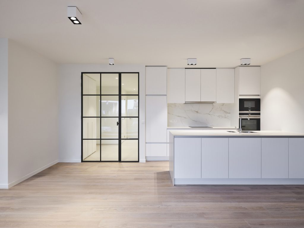 STEEL DESIGN: Industriální elegance s důrazem na světlo